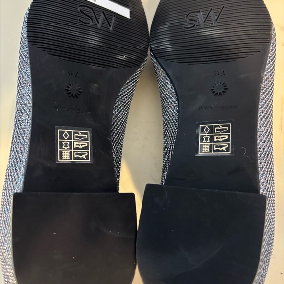 Stuart Weitzman Women's Silver Flats - Picture 6 of 7